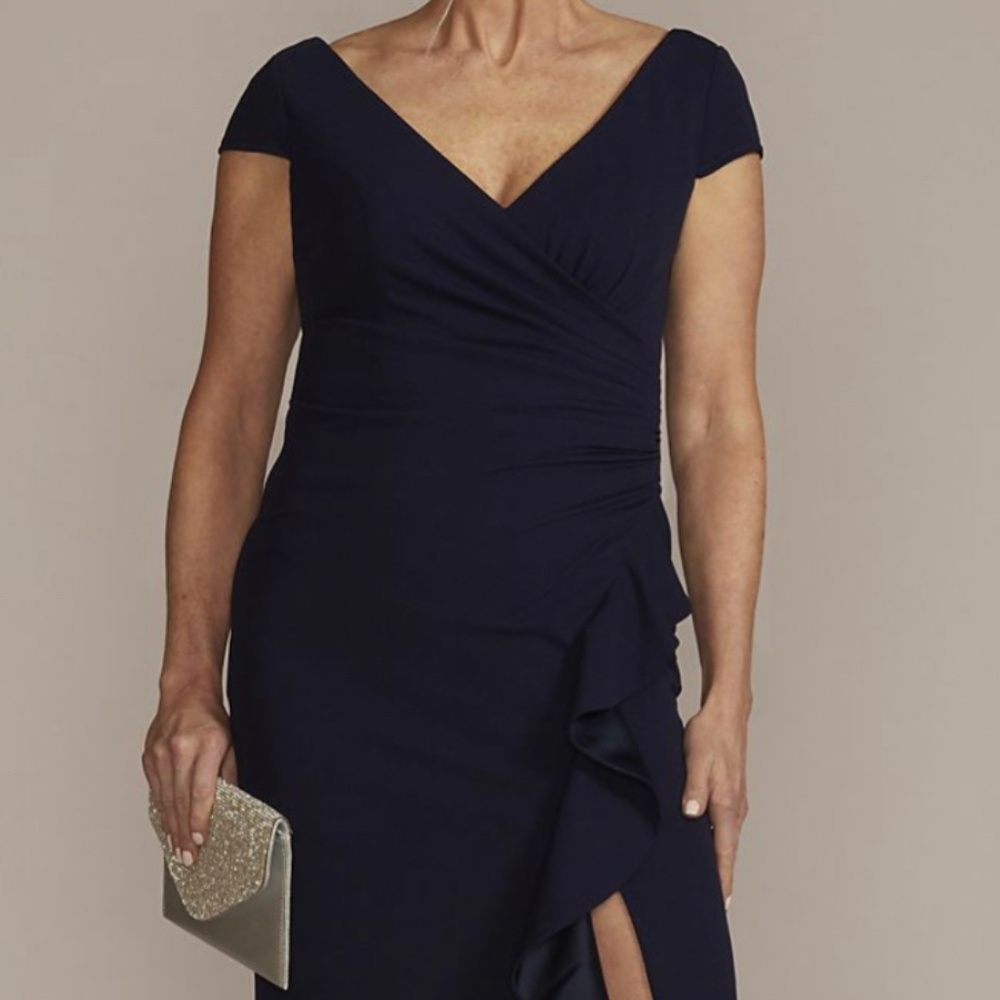 DRESS - Short Sleeve Crepe Gown with Ruffled Skirt